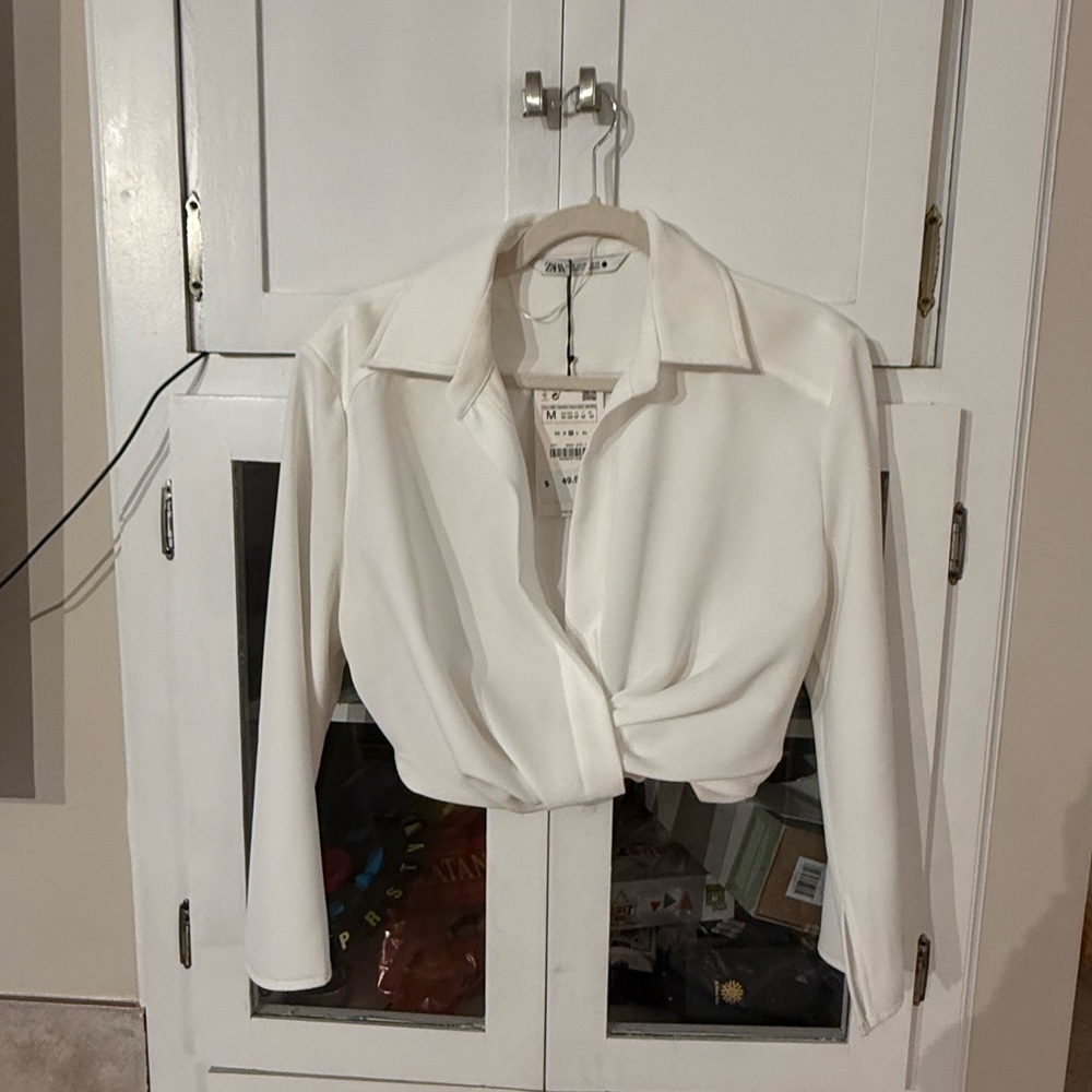 Zara White Cropped Twist Front Long Sleeve Blouse